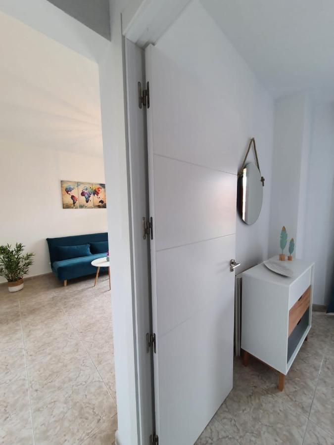 Apartamento Tropical Con Piscina Cerca De La Playa 托雷莫利诺斯 外观 照片